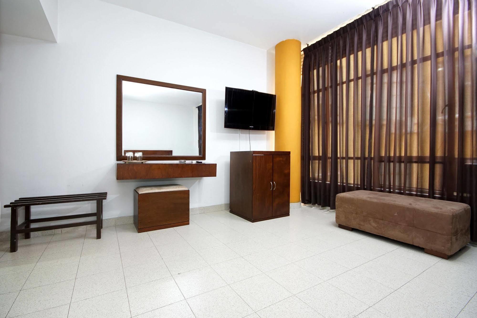Hotel Royal Plaza Cali Exteriör bild
